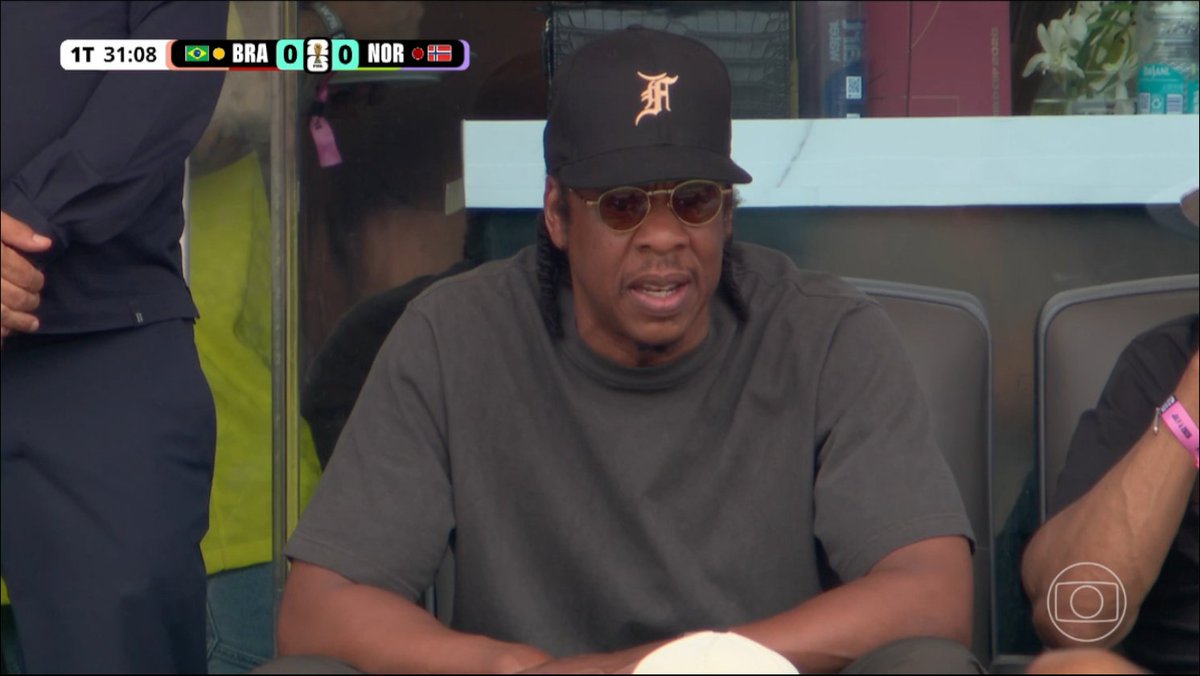 centralreality's tweet photo. Jay-Z que tá zicando a seleção alguém vai buscar a Beyoncé https://t.co/0UFyVpv0qY