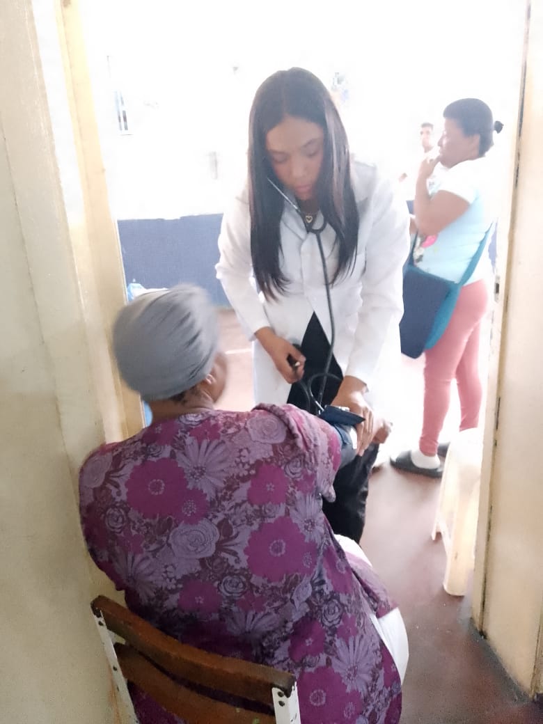 cubacooperaven's tweet photo. 📍 Presentes en la jornada de atención médica en el Centro de Evacuación Escuela República del Ecuador (CDI Herrera Vega), parroquia San Juan. 🩺

Nuestra brigada médica cubana reafirma su compromiso con el bienestar y la salud de nuestro pueblo. ¡Seguimos sirviendo! 🇻🇪🇨🇺

#Salud https://t.co/zeMGQwQixA