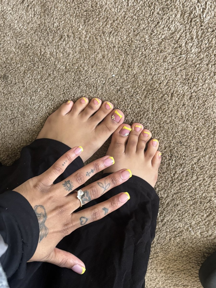 kayfootprint's tweet photo. no literally😩 https://t.co/AuoTThcBAe