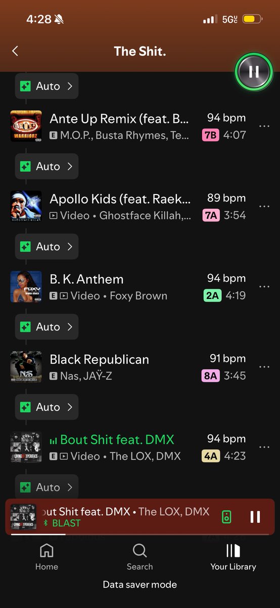 070180's tweet photo. I put one of my old hip hop playlists into Spotify’s automix and now I feel like selling drugs and beating up people. https://t.co/geCw650CwH