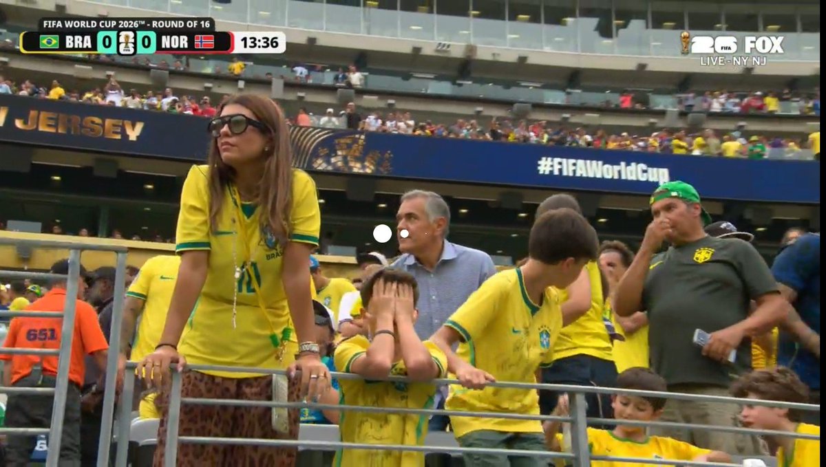 fott455's tweet photo. FIFA WORLD CUP 

NORWAY VS BRAZIL 

BRAZIL FANS DISAPPOINTMENT https://t.co/qTmwLbLY3P