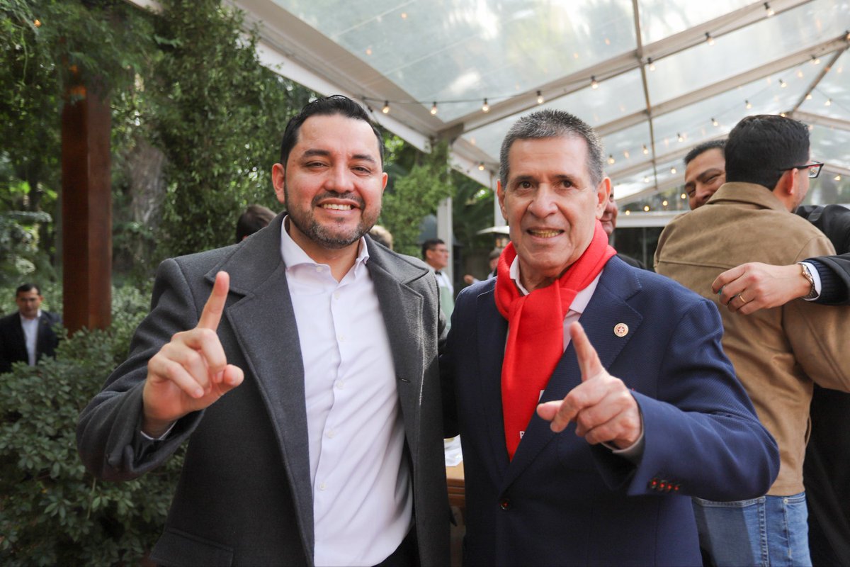luisbello_asu's tweet photo. ¡Feliz cumpleaños, querido Presidente Horacio Cartes! Tu liderazgo, visión y fuerza impulsan al partido y al país hacia adelante.

Por muchos cumpleaños más.

Que este sea un año lleno de salud, fortaleza y bendiciones para seguir construyendo el mejor Paraguay. ¡Un fuerte abrazo! 🇵🇾