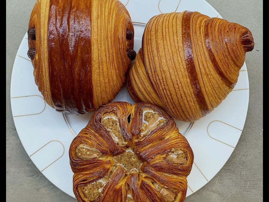 JacobEstey's tweet photo. Enjoy late night snacks to grasp the sense of ritual in ordinary life. A simple midnight feast makes repetitive daily life full of unique warmth.😠
Be respectful enough to share kindness. https://t.co/iwbJTQCFm9