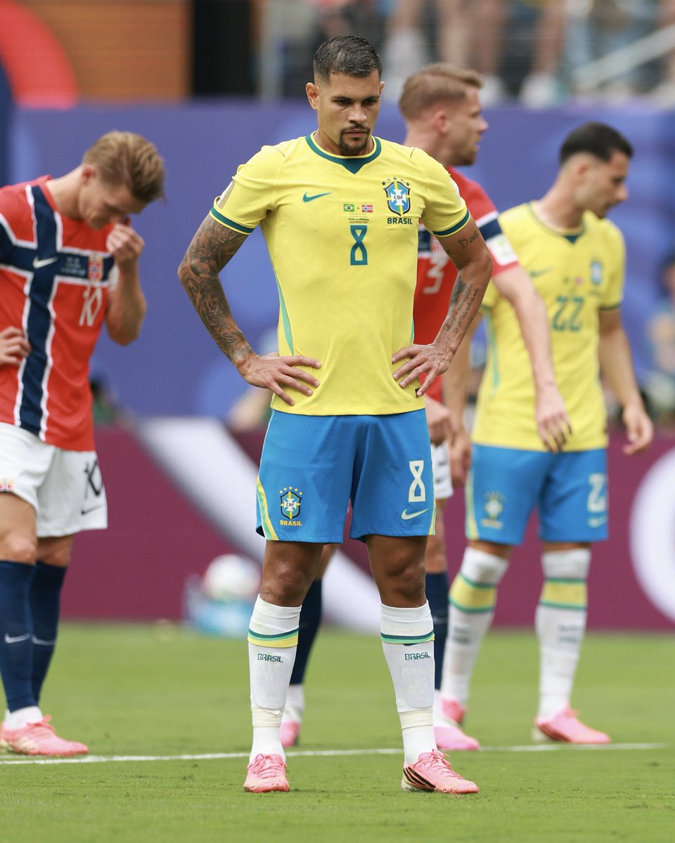 MPlusDeportes's tweet photo. 🦸‍♂️ Orjan 𝑺𝒂𝒍𝒗𝒂𝒅𝒐𝒓 Nyland.

🇳🇴 El portero noruego 𝗱𝗲𝘁𝘂𝘃𝗼 𝗲𝗹 𝗽𝗲𝗻𝗮𝗹𝘁𝗶 a Bruno Guimaraes.

#LaCasaDelFútbol https://t.co/zI4mAVDsPi