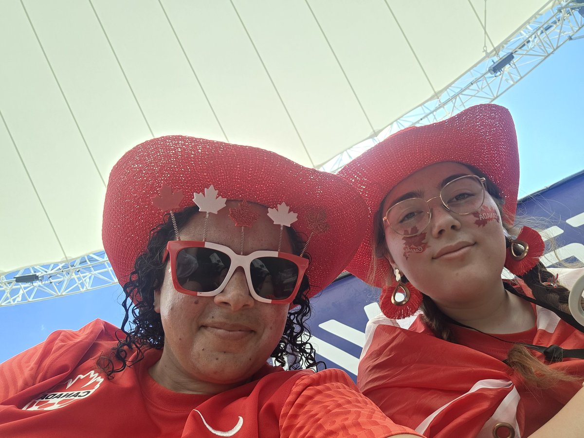 bombergirl79's tweet photo. @_a_johnston Thank you. Yes, that was a blast. Can't wait to do it again!! Much love from a Winnipegger who came to Houston to trash talk and cheer for you from Fan Fest downtown. So very, very proud of you guys. https://t.co/Do87fOsC2o