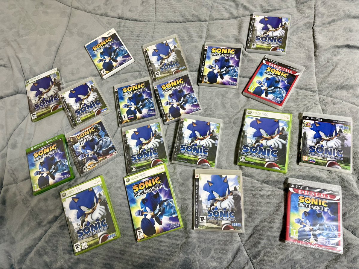 itsHelias94's tweet photo. Looks like I've collected way too many copies of Sonic '06 and Sonic Unleashed, haha.😄 https://t.co/TRFVVx0xjQ