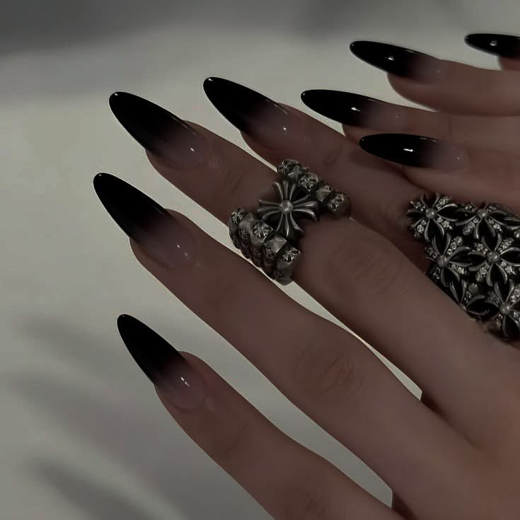 jeonnngukk's tweet photo. how does pinterest see you? 

☆kpop idol
☆tattoo
☆nails
☆outfit https://t.co/O4bhbFp8xD