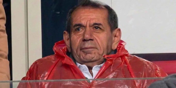 Sultani_Haber's tweet photo. İki sene Icardi iki sene de Osimhen şampiyon yapınca ben yaptım, bu takımı ben şampiyon yaptım diyorsun. Yanlış, bu iki oyuncu yaptı. Yine bir tane yıldız beş kiralık oyuncuya yöneliyorsun. Attığın zar iki kere tuttu, üçüncü tutmaz. https://t.co/BZAxipuNwO