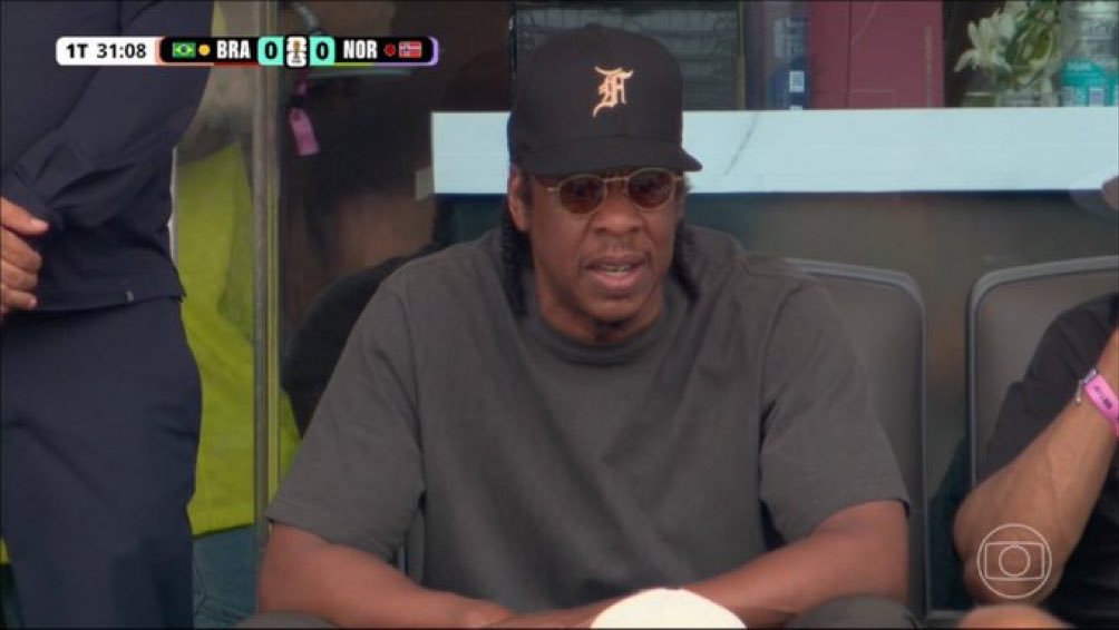 babi's tweet photo. jay z faz o pix vagabundo https://t.co/TzRyWO4gEr