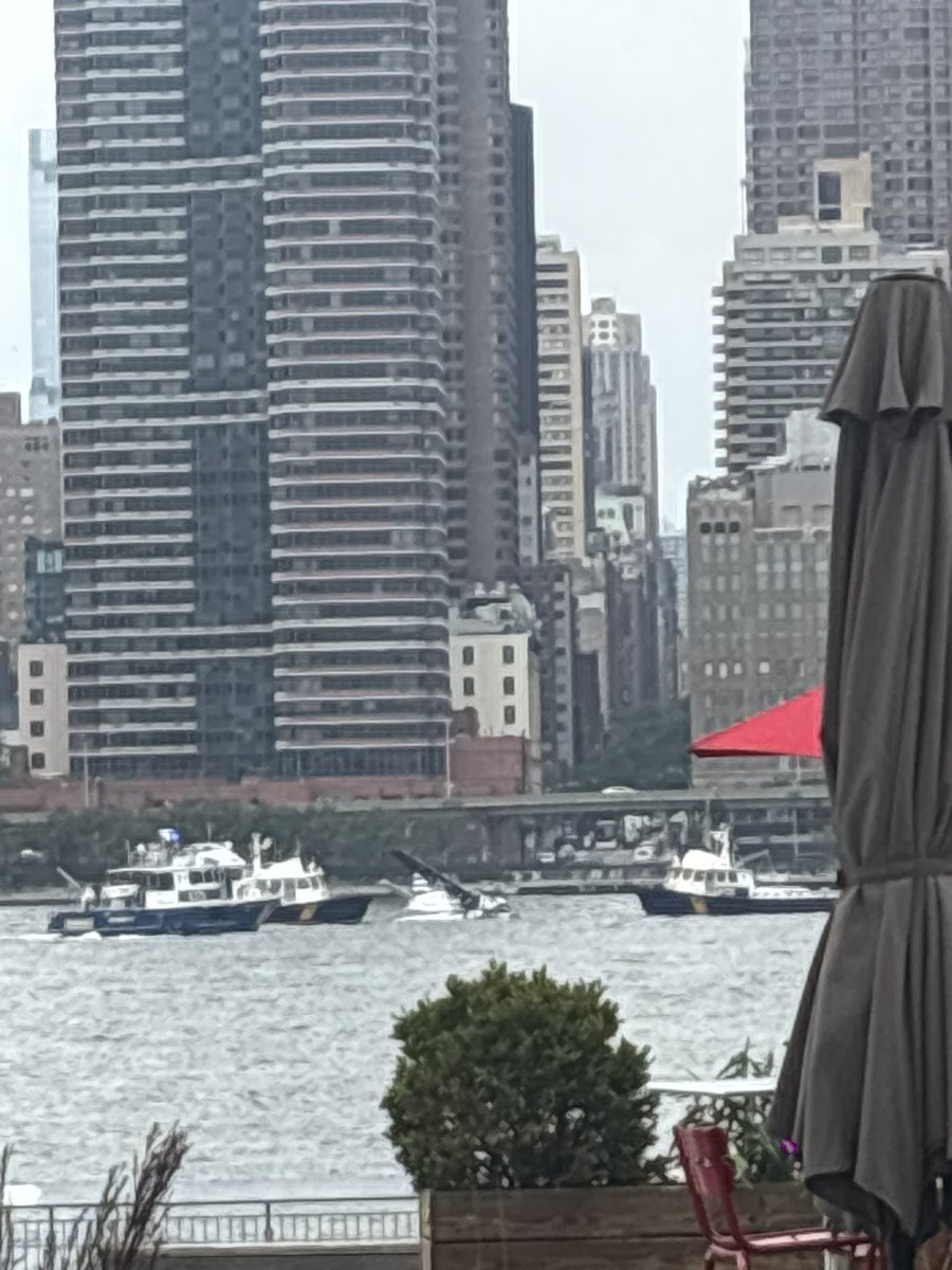 riskfreezack's tweet photo. @Breaking911 Was there

Bad landing but all safe. https://t.co/Ai4AwBfZWD