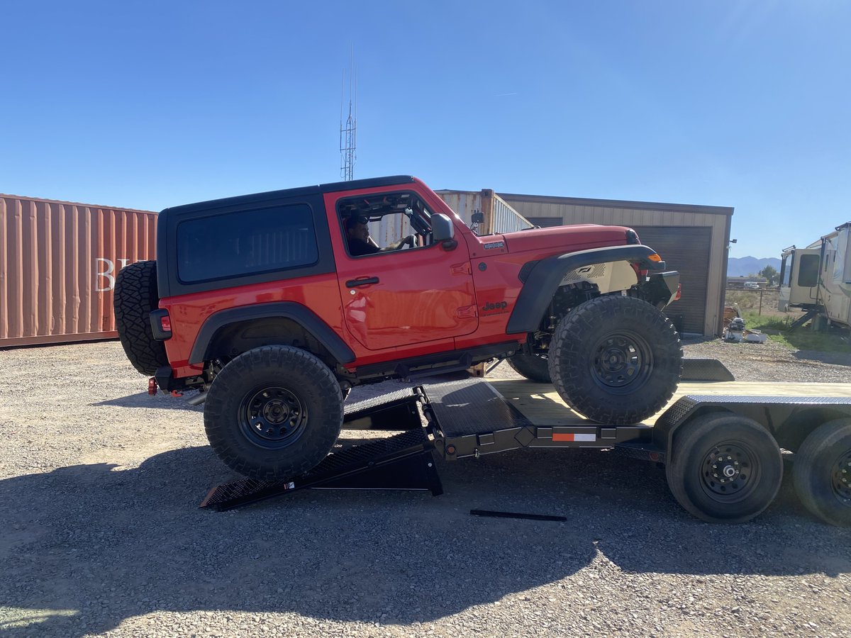 Ramrod_100's tweet photo. Rock Krawler 3.5" Adventure X COILOVER Mid-Arm Suspension System - Rear Airlift 1000lb Bags - Regear Currie 5.13 with Red Diff Covers - Adams front drive shaft - Nitto 37x12.5x17 tires - Motobilt Aluminum Inner liners - Next Venture Motorsports UHMW Aluminum Belly Skids Follow
@Jeeplifevip or @Ramrod_100
