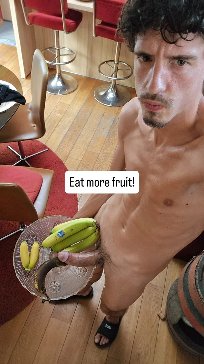 flo_OneLife's tweet photo. Tu préfères quelle banane 🍌 ?
Différentes tailles, couleurs, textures.
Il y a pour tous les goûts 😜
Mais une sera plus difficile en gorge profonde pour avaler en une fois ! 
Et elle a plus de saveur en bouche avec beaucoup de jus 💦💦💦💦
(Les mini banane, une tuerie) https://t.co/hmHjr1xtjL