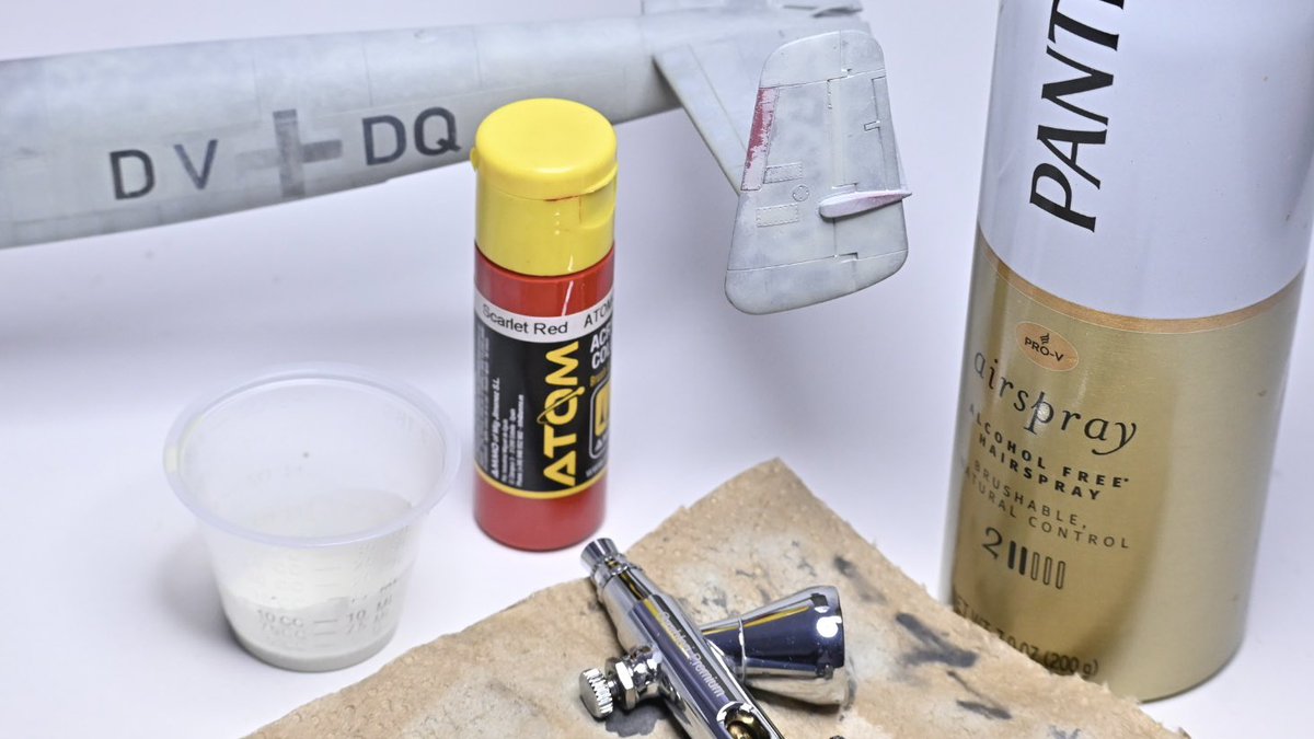 rinaldi_rsp's tweet photo. Day 5&amp;6 / He219A-0

Corrected the location of the D in DV on both sides. Atom facilitates removal of the paint without damage to the model. I resprayed RLM76 with MMP, then painted the D w/Atom. Chipped the tail too ✅ https://t.co/1GBILJWFMV