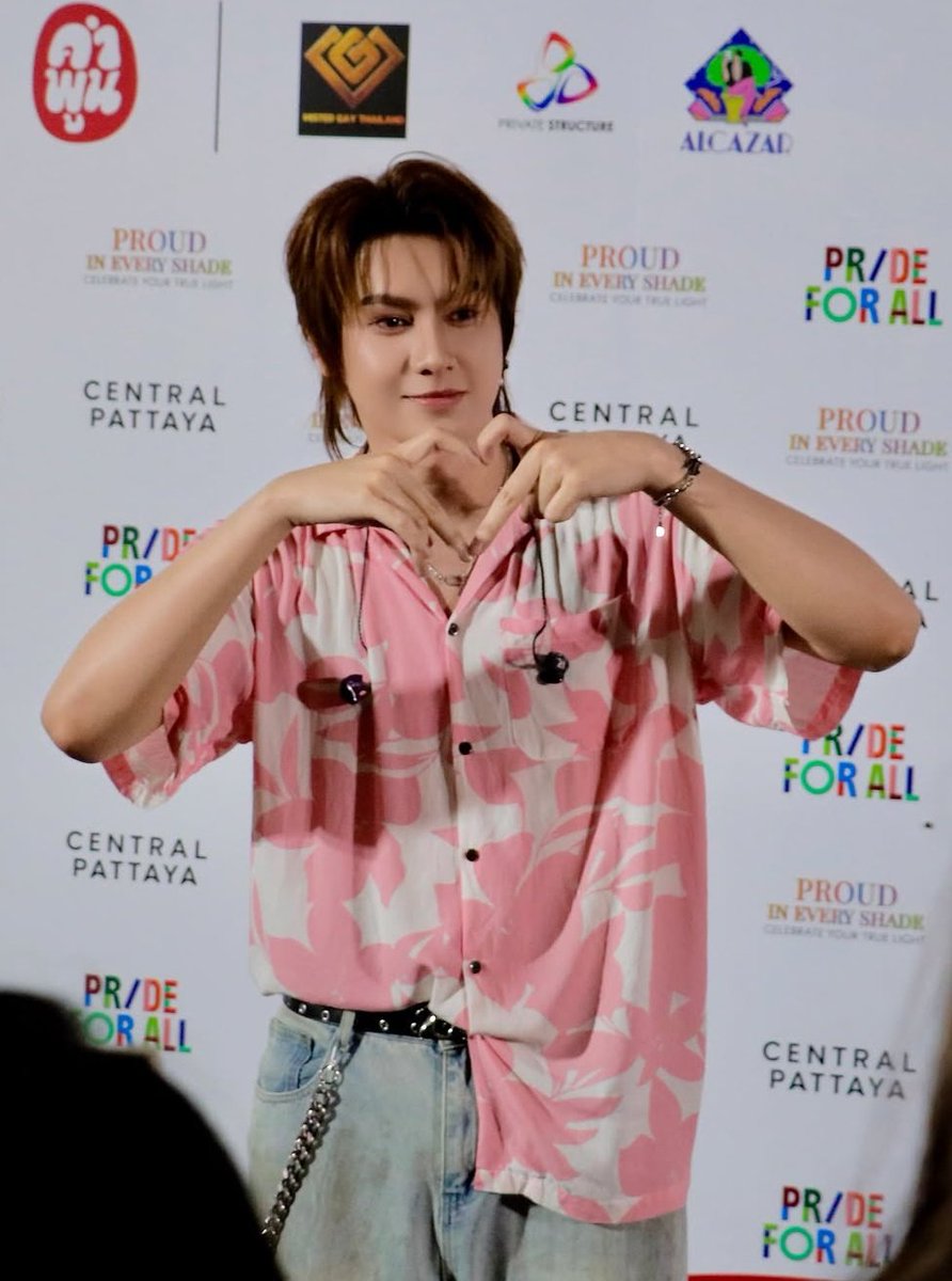 lili292909's tweet photo. Now I understand what the rush was about @smart_csnp 😏😆
 
No one could resist seeing such a handsome guy @bxxm_rvw 🫠 https://t.co/d6W8W8HTBM