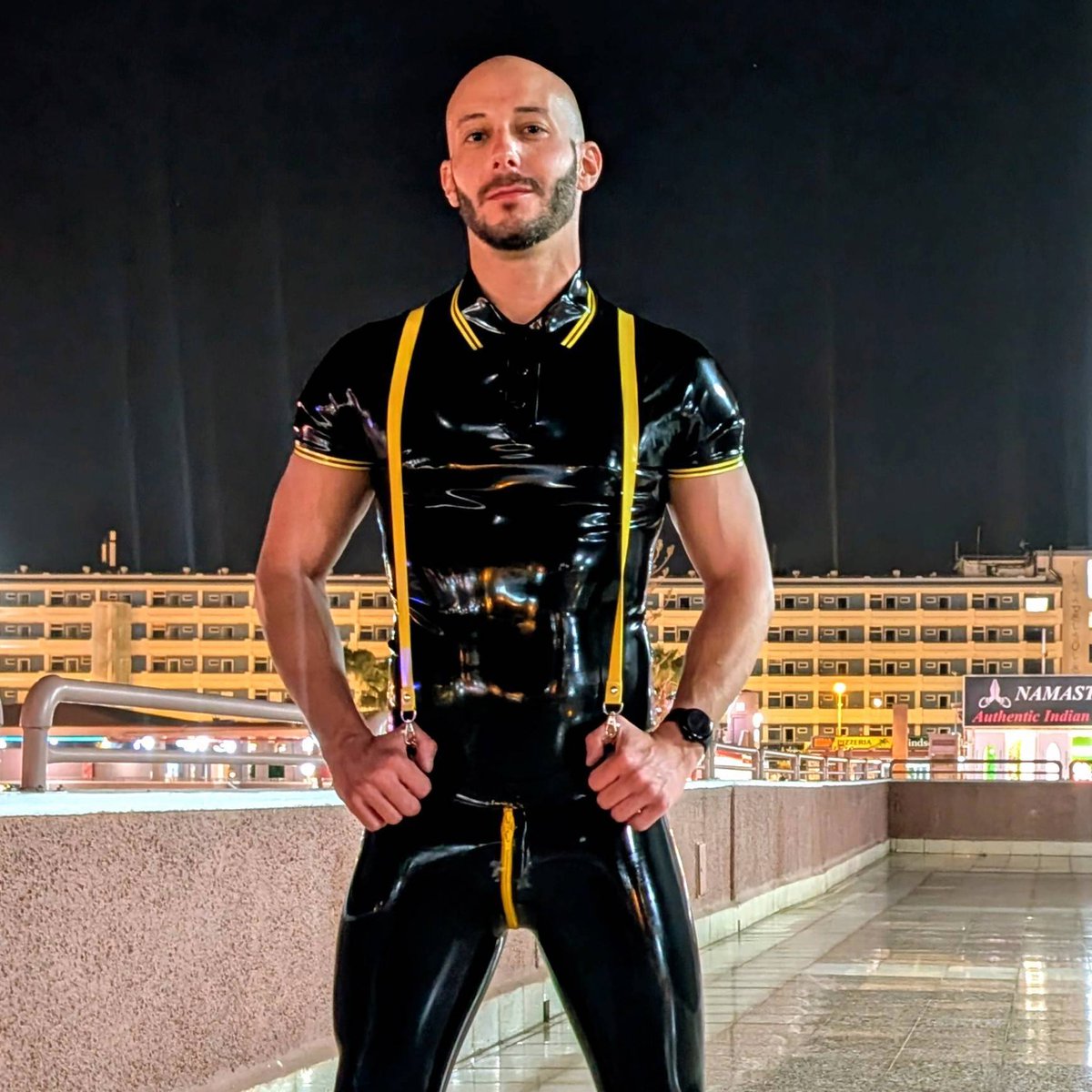 DanInBLN's tweet photo. I love when @TBumBerlin is wearing rubber gear.
This gorgeous man looks even more gorgeous in rubbers, that's what I think and I am sure you agree with me? https://t.co/P924Vf5PzC