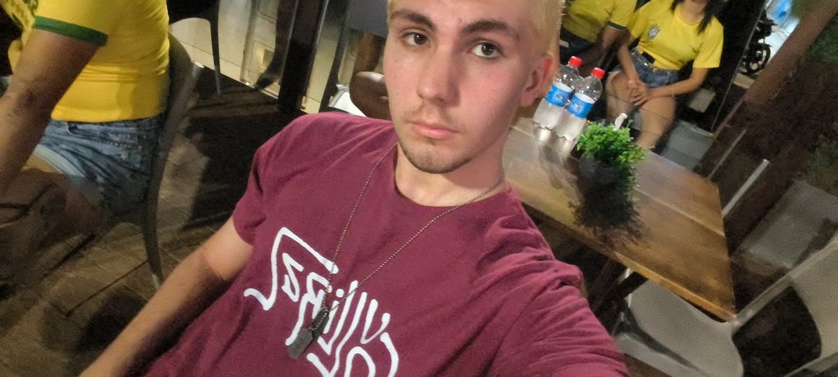 botelho_pint0's tweet photo. "ai pq eh feio torcer pro brasil com camiseta de ordem paranormal"

eu sendo horroroso: https://t.co/HRAZMhfL2n