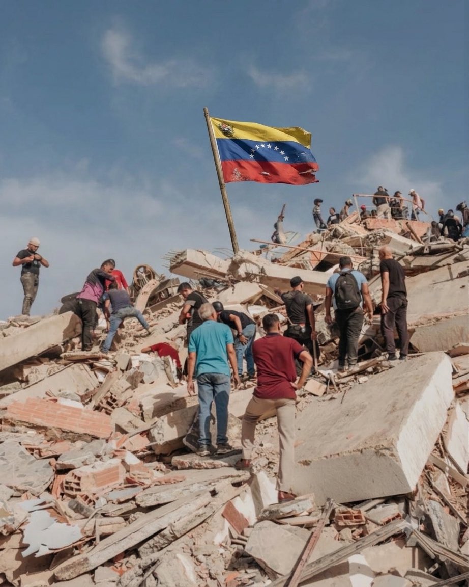 unionycambio_ve's tweet photo. 5 de julio de 1811: 

Esta fecha nos encuentra con el corazón arrugado pero con los brazos más activos que nunca tras la tragedia que vivimos con los terremotos del pasado 24 de junio. 

Hoy la labor heroica ocurre en cada calle donde nos damos la mano para levantarnos. 🇻🇪 https://t.co/5ipzHtcneu