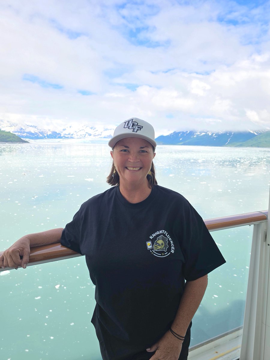 UCFALUMNI's tweet photo. Alumni Adventures: This Knightfluencer was spotted cruising through Alaska in her new merch! Join our Knightfluencer program to start earning today!📸  https://t.co/hP9zhp3mMj https://t.co/C17ostlMAN