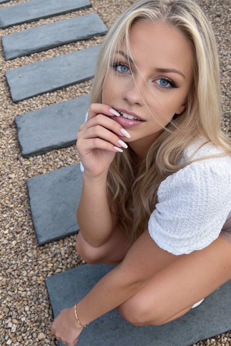 Amanda Starlily tweet media