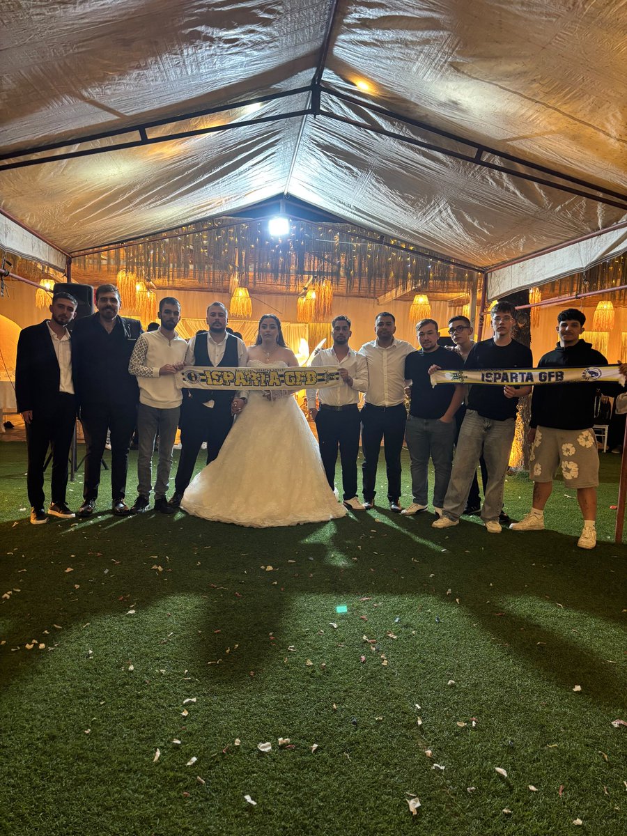 ispartagencfb's tweet photo. Grubumuzun sevilen isimlerinden Emir Bingöl, İrem Hanımefendi ile dünya evine girmiştir. Çiftimize bir ömür boyu mutluluklar dileriz.

#SpartanHools https://t.co/0pRR2AYs3y