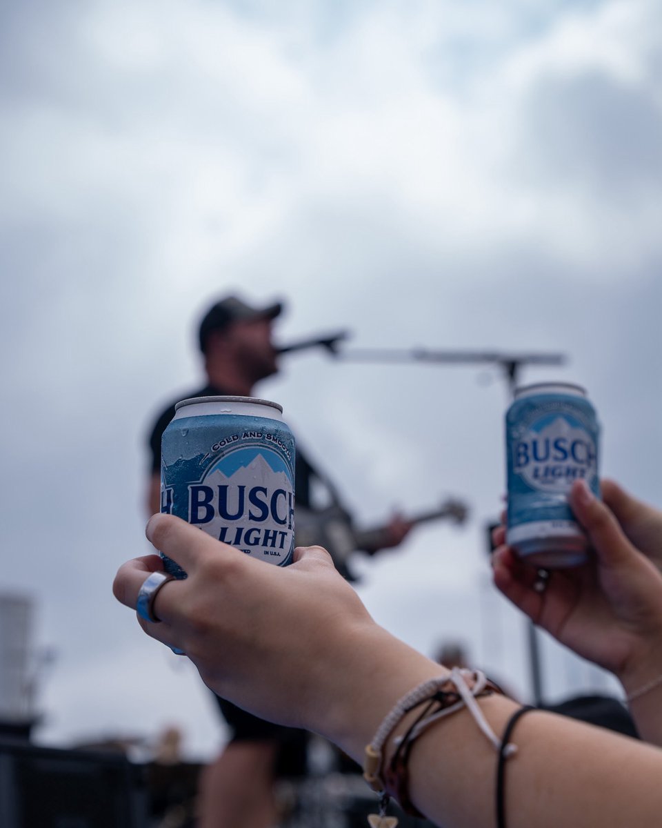 ChicagolndSpdwy's tweet photo. Checked ‘See Mitchell Tenpenny in concert’ off our Bucket List ✅ https://t.co/zFVzVNWZjY