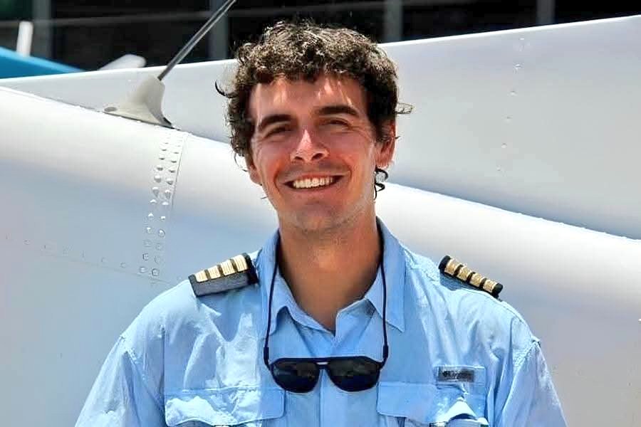 ivancp25's tweet photo. Ases.inato de 🇺🇲 Nicholas Goselin, piloto de #Pilatus Turbo Porter #PC6 (PK-RCY) de #AMA (Aviaçao de Missão Associada) al aterrizar, por Ejército de Liberación Nacional de Papua Occidente en #Ipdeheik, #Blingga, #Sobaham, #Yahukimo #Papua de Tierras Alas, #Indonesia 🇮🇩. 02-07-26 https://t.co/ckNk6O8n8F