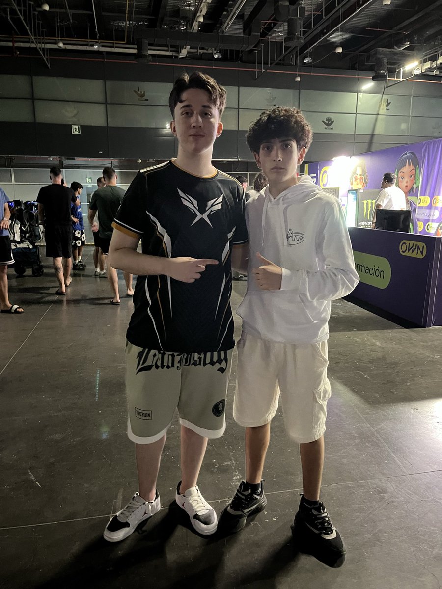 B1SCUIT_FN tweet media