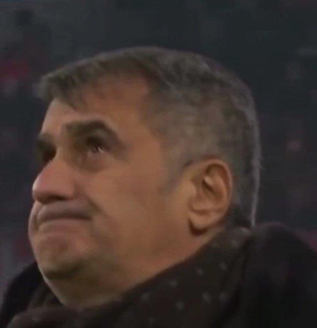 Papossgueye's tweet photo. Kızla konuşurken kendini kıskandırmaya çalışınca https://t.co/PgHZzXFG09