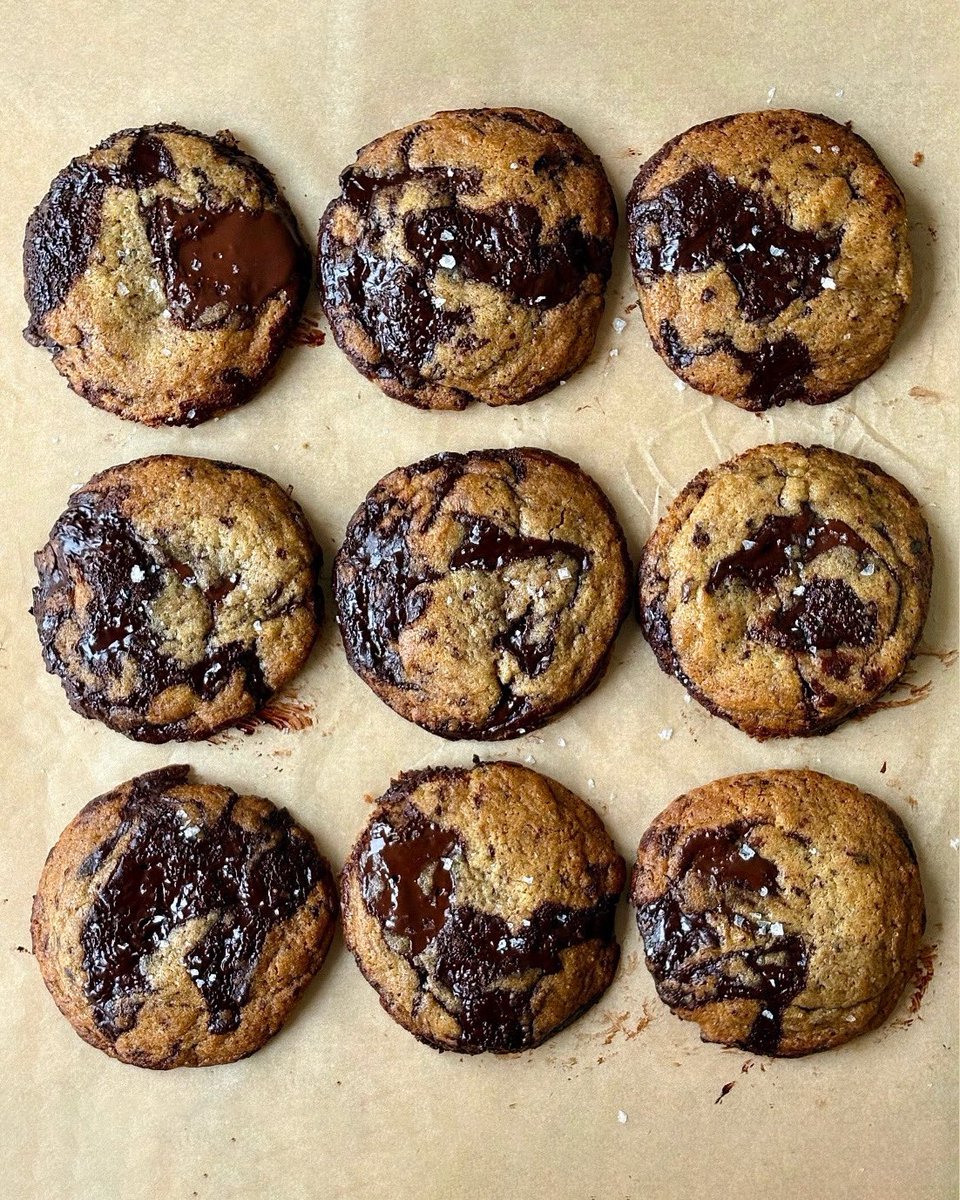 saweeeties's tweet photo. brown butter dark chocolate chip cookies https://t.co/Nful82LIkX