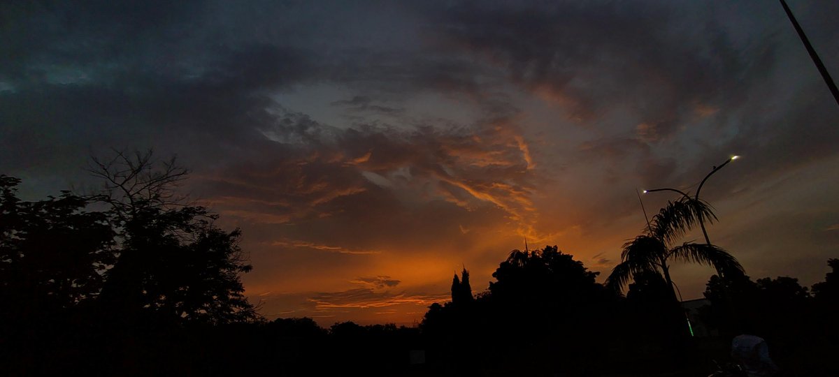 SocialSuvasa's tweet photo. Clicked by my classmate https://t.co/NxG3bRX4Zg