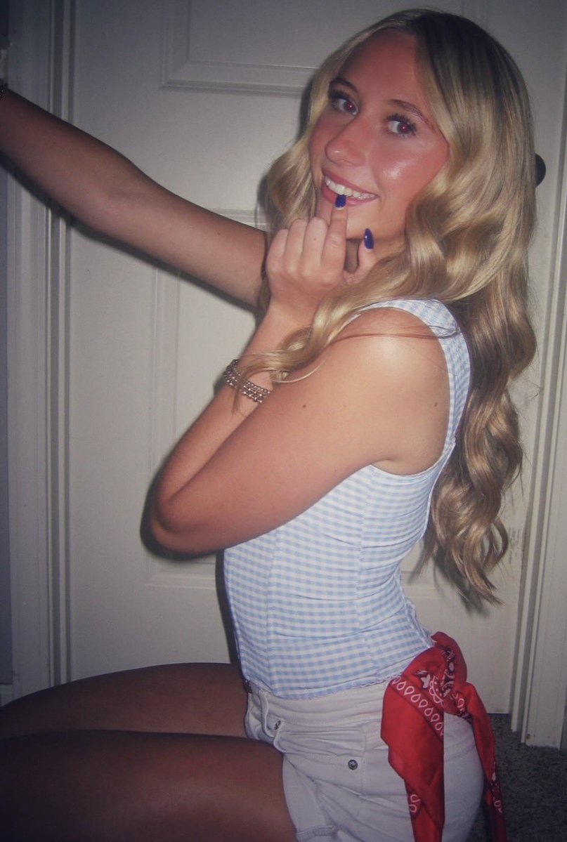 MomCydney's tweet photo. Dm me how you’d rape my 15yo sister https://t.co/O5SDEPaupe