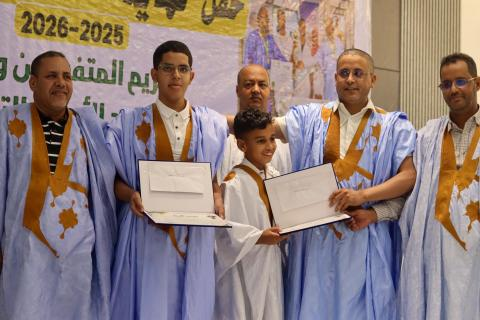 mohamed_bedi's tweet photo. تكريم المتفوقين في ثانوية الامتياز بأزويرات يجسد ثقافة تشجيع التميز والنجاح، ويحفز الطلاب على مواصلة الاجتهاد والعطاء، كما يعكس الدور الإيجابي لمكاتب آباء التلاميذ في دعم المسيرة التعليمية وتعزيز التفوق الدراسي. 🎓🇲🇷 #موريتانيا #أزويرات #التعليم #التميز_الدراسي https://t.co/7suJTww3a0