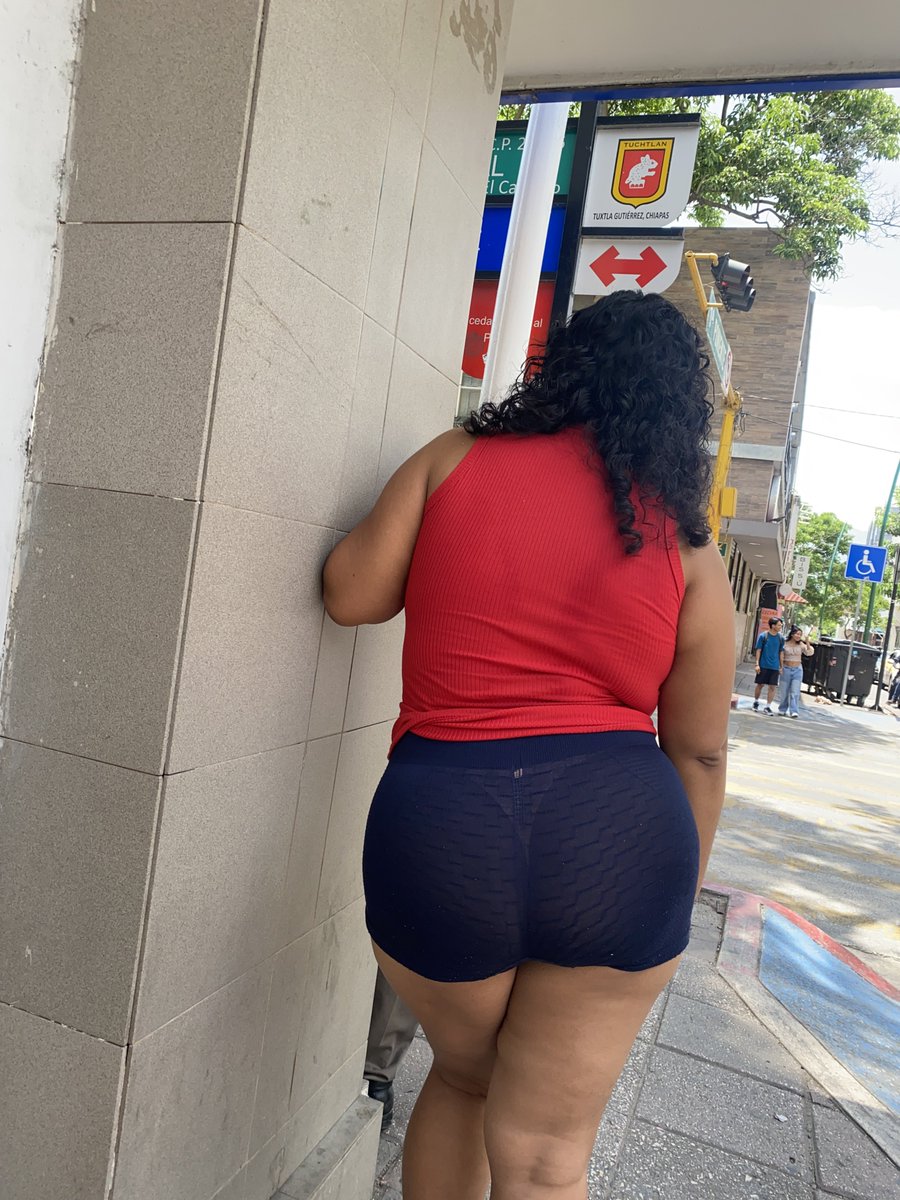 Ailin_Manu's tweet photo. La colota que había para el cajero de Coppel🔥🥵 pero si me formé https://t.co/J7vDAxuh02