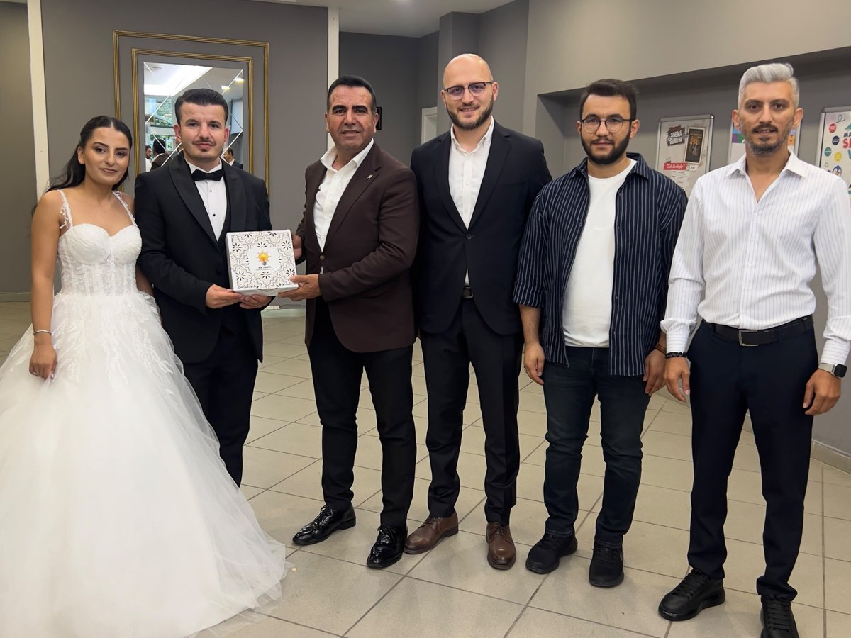 aktuzla's tweet photo. Sibel ve Kadir çiftinin düğün merasimine İlçe Yönetim Kurulu Üyelerimizle birlikte katıldık.

Genç çiftimize bir ömür boyu sağlık, huzur ve mutluluk diliyor, ailelerini tebrik ediyoruz.

@abdullahozdemir
@serefcolak https://t.co/2W6sRQsPF5