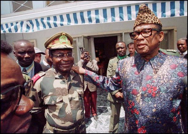 NzangaMobutu's tweet photo. Avec la disparition du général LIKULIA Bolongo Norbert s’éteint une grande figure de l’histoire politique et militaire de notre pays.

Dernier Premier ministre du Zaïre sous la présidence du PR Mobutu, il assuma cette charge dans l’une des périodes les plus graves de notre histoire nationale.

Je salue avec respect la mémoire d’un homme d’État, d’un officier général et d’un serviteur de la Nation.

À sa famille et à ses proches, j’adresse mes condoléances les plus sincères.