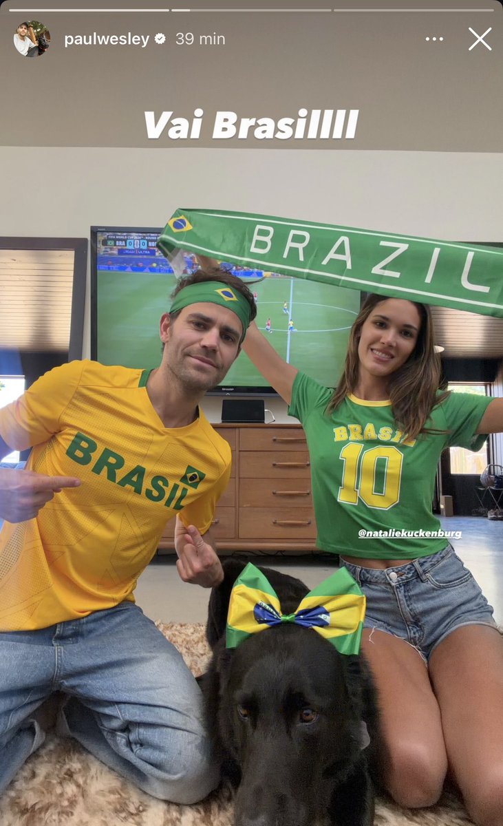 steIenaepiclove's tweet photo. Paul Wesley torcendo para o Brasil, obrigada Natalie 💛💚 https://t.co/EaGvQy1oA1