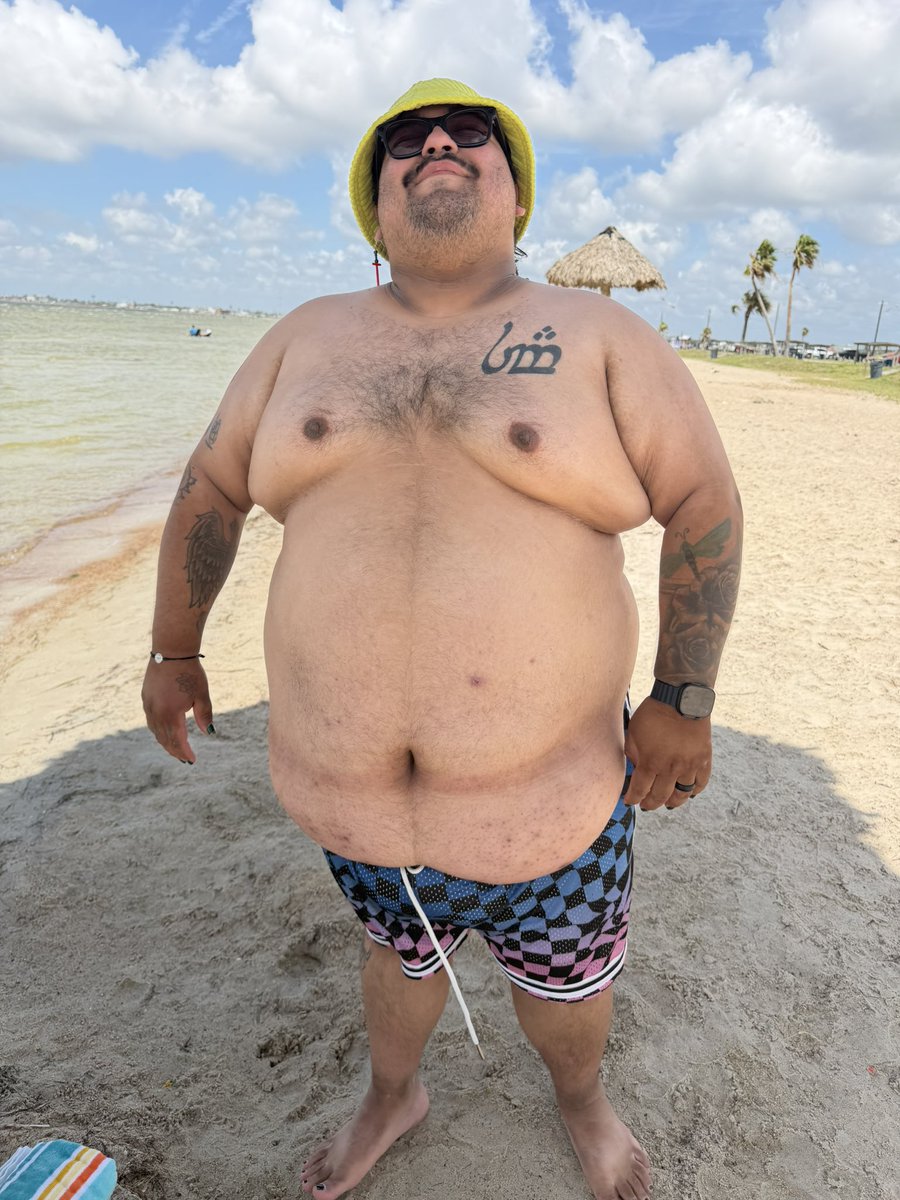 Squishfellow95's tweet photo. Great day to tan these rolls! Lookin like a beached whale! lol 

#gainer #fatty #gainingweightonpurpose
#fat #bear #grommr https://t.co/iymIQXsZPN