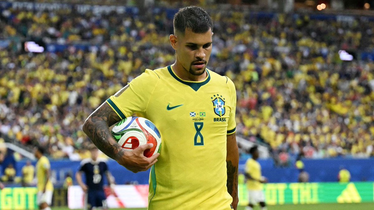 AUMLIV's tweet photo. Most hated person right now in brazil right now https://t.co/786R6CG6Vo