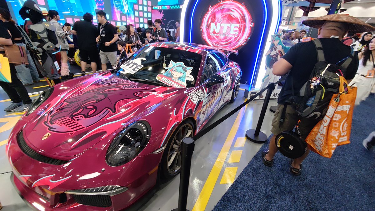 HashiriyaR32's tweet photo. Now that's a nicely done wrap for a Porsche 911 GT3. #NTEAnimeExpo2026 https://t.co/ePjOtKVJB6