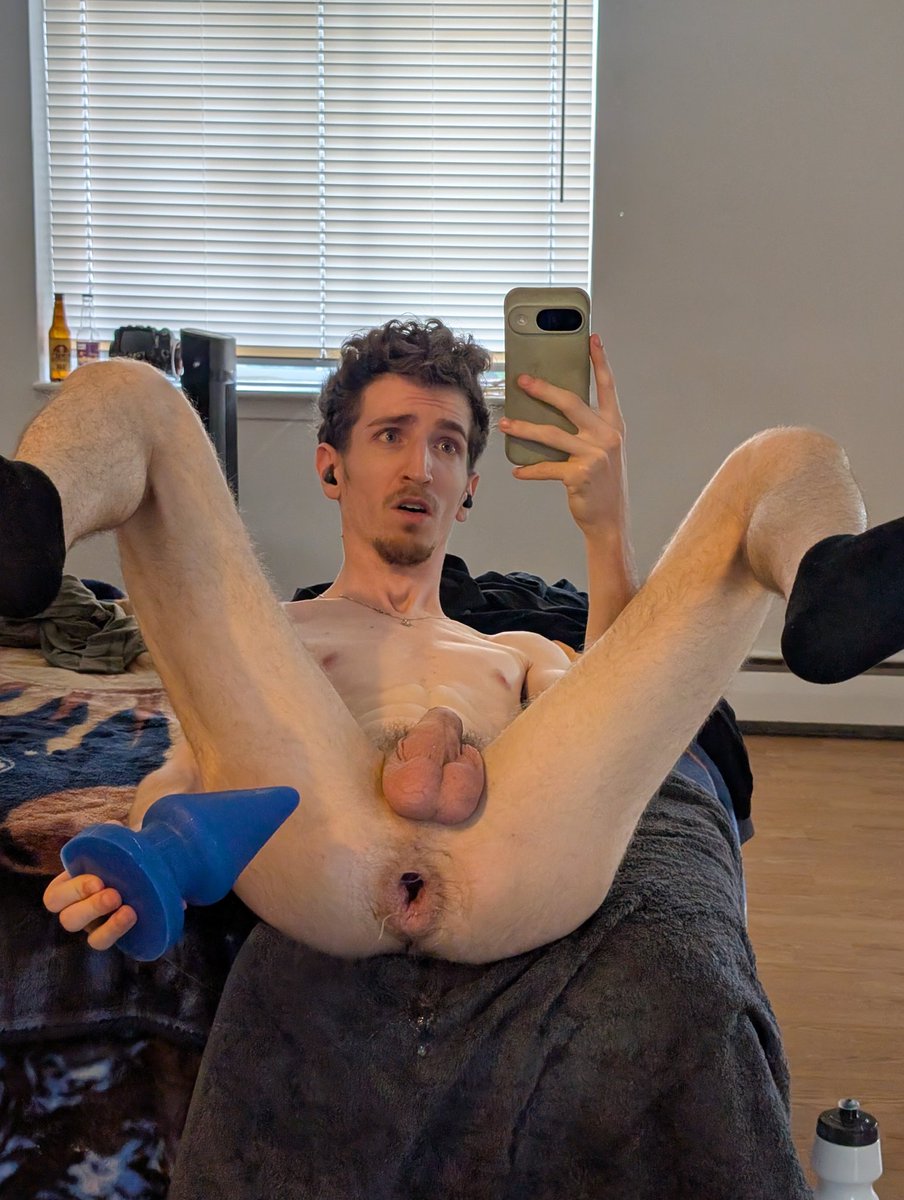 hunghole_ tweet picture