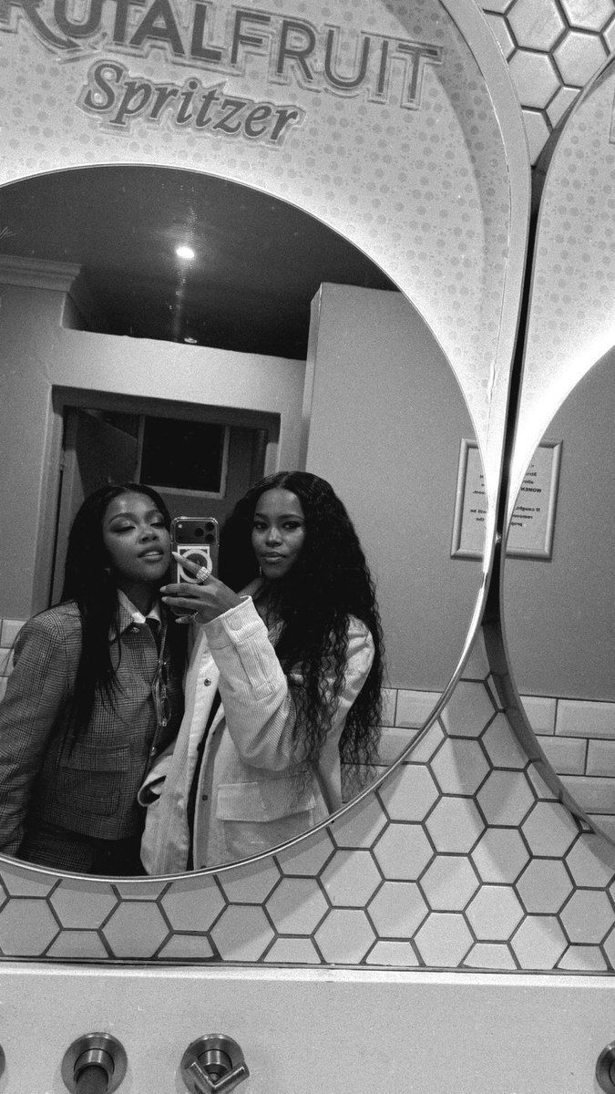xoliiieyyy_'s tweet photo. Oh ndizibone ndibacinga ke today🥺I hope they are all okay Man!❤️ https://t.co/qW3KYJU7bM