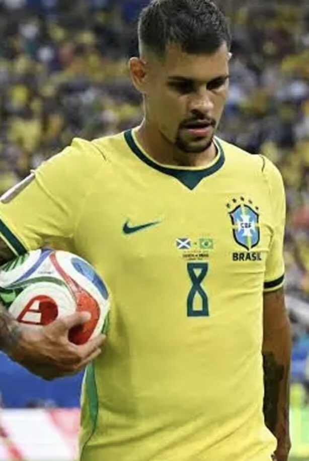 ESemDepressao's tweet photo. 🚨 AGORA: Bruno Guimarães, que perdeu o pênalti, está banido do Bar da Zilda. https://t.co/HmdiHSzgw9