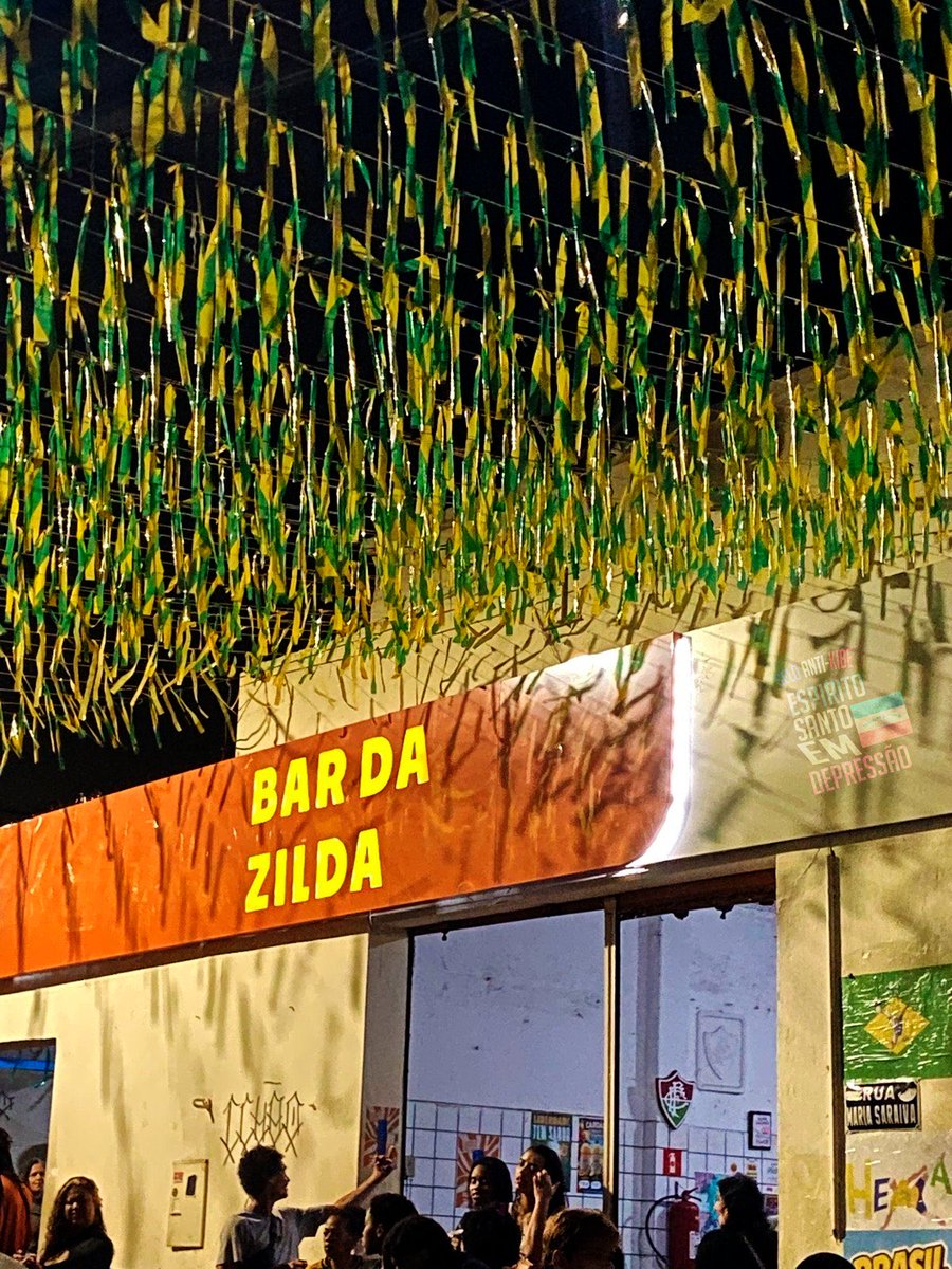ESemDepressao's tweet photo. 🚨 AGORA: Bruno Guimarães, que perdeu o pênalti, está banido do Bar da Zilda. https://t.co/HmdiHSzgw9