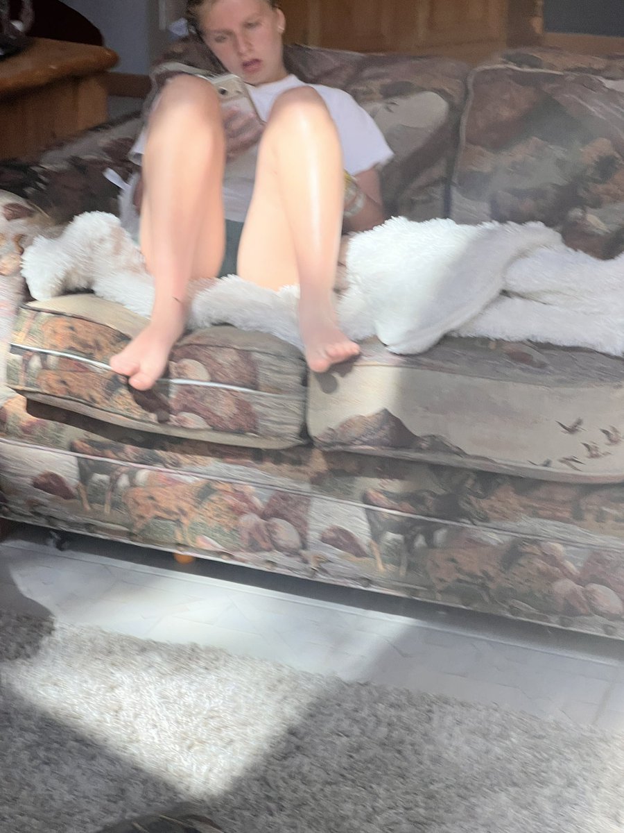 goonerbud699's tweet photo. bringing back yalls fav candid teen!!
#teen #ass #butt #candid #toes #soles #feet https://t.co/btqW8FtWAx