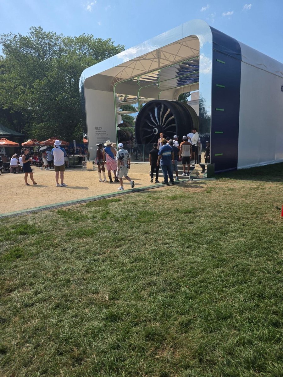 briancyates1983's tweet photo. Pics from The Great American State Fair. The Sky Tunnel is awesome. https://t.co/Zxhq2CMny1