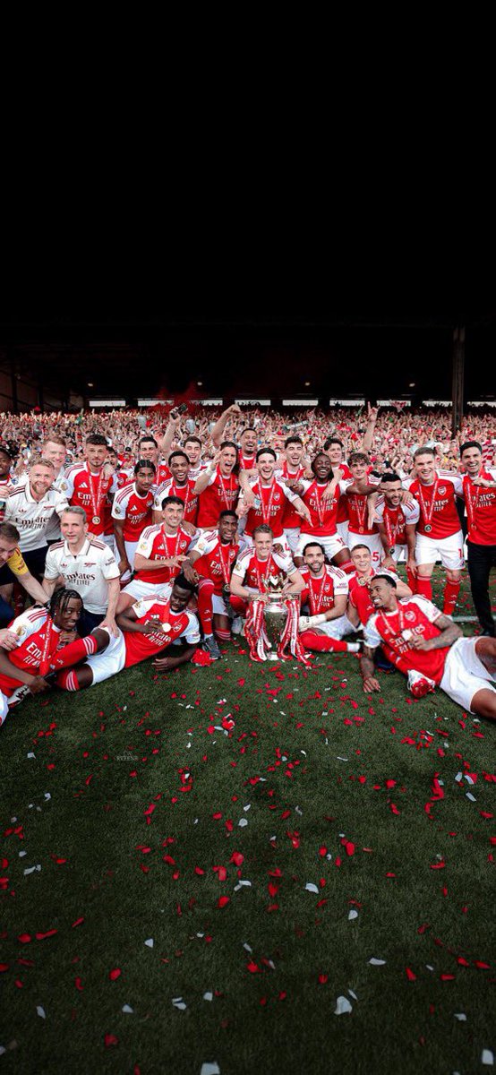 ArsenalMatty's tweet photo. @BelefrontJoker @Spurs_Zone Not reading that bro l, but enjoy this photo of a real trophy https://t.co/FLJMJsM2sX