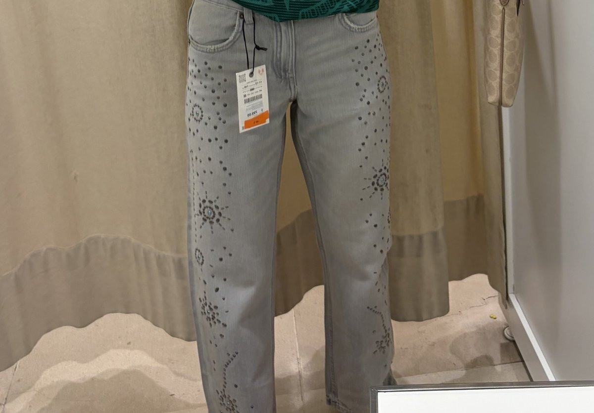 aikkkez's tweet photo. gracias zara kidsqpor jjjj m costó 480 y es talla 10-11 🤣 https://t.co/jamsGZpmjy