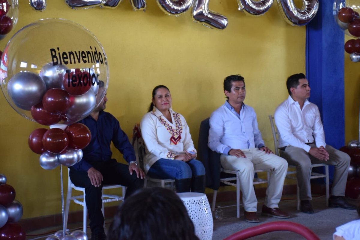 AnaLiliaRivra's tweet photo. Con el liderazgo de nuestra presidenta @Claudiashein , seguimos recorriendo #Tlaxcala para escuchar, construir y defender un proyecto que avanza desde el territorio, siempre del lado de quienes depositan su confianza en la transformación del país. 🌾❤️😎

Durante este encuentro en #Texoloc compartimos la importancia del humanismo mexicano como una forma de servir con honestidad, ejercer los recursos con responsabilidad y colocar la dignidad de las personas en el centro de cada decisión.💪🏼💜

Desde Morena Sí caminamos junto al pueblo y mantenemos vivos los principios que dieron origen a este movimiento. 👊🏼🇲🇽