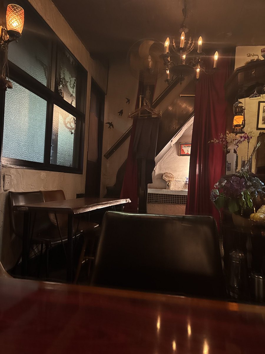 onigirisento's tweet photo. 千葉市　幻想即興酒場　草の戸
週末の夜だけ営業
また行きたい
50代
だんだん料理や値段より人に引き寄せられてく https://t.co/mlZlka2QIw