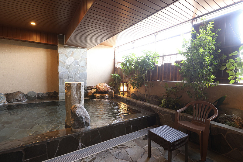 travelwatch_jp's tweet photo. 小松空港至近に「天然温泉 碧宝の湯 ドーミーイン小松」開業。温泉とサウナ、長期滞在向け客室も https://t.co/5FIB03PWuA https://t.co/X0xpU5rtLz